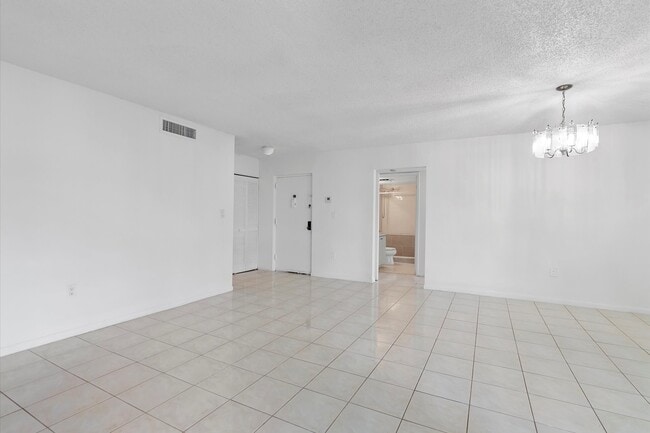 Building Photo - 9135 SW 125th Ave