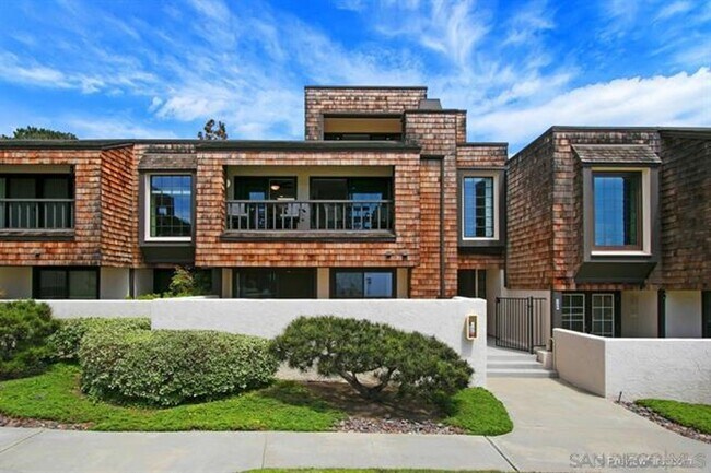 Building Photo - Gorgeous ocean view House 3 beds/ 3.5 bath...