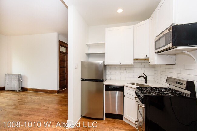 Foto del edificio - 1008-1010 W Altgeld St