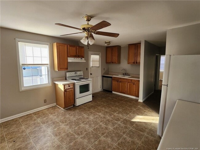 Building Photo - 1347 Levy Dr