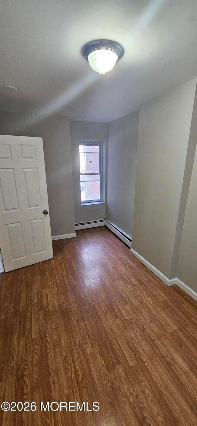 Building Photo - 540 Lamberton St