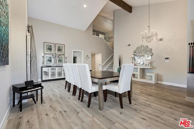 Foto del edificio - 10754 Garland Dr