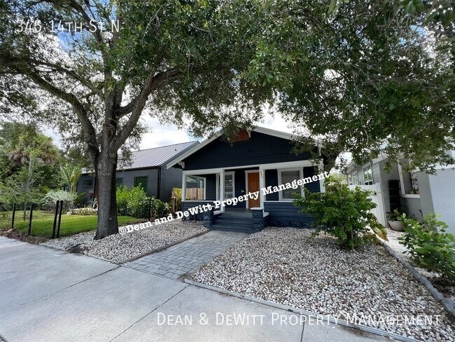 Building Photo - Renovated Bungalow 2/1 SFH - For Rent