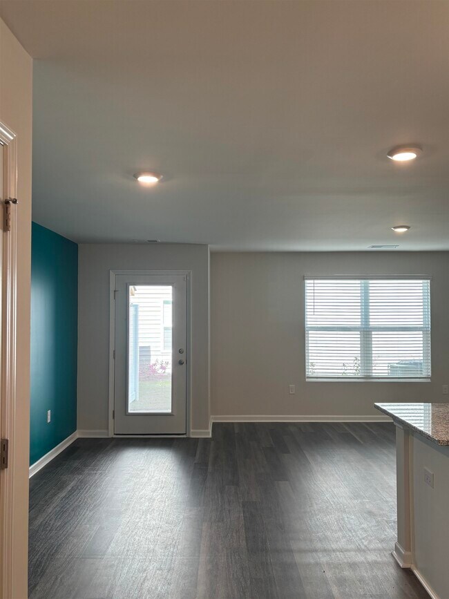 Foto del edificio - 160 Harvest Gold Dr