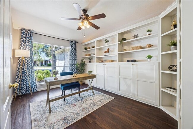 Building Photo - 8909 Copano Dr