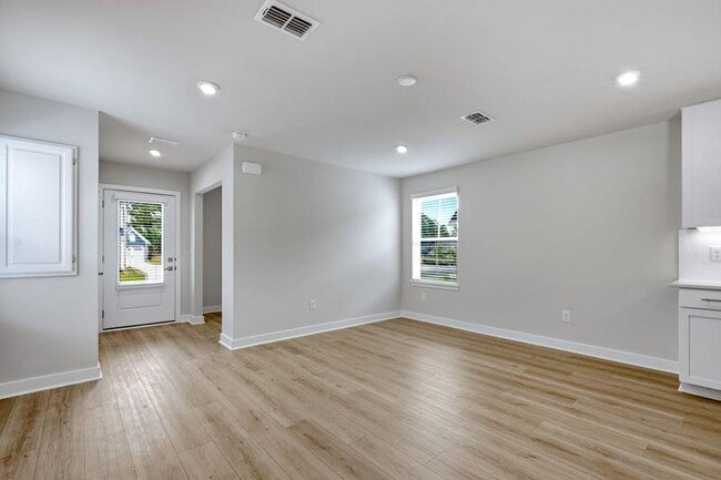 Building Photo - 2752 Rowyn St