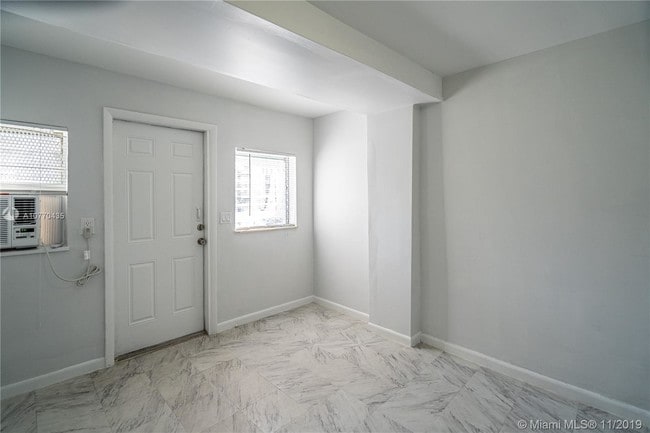 Building Photo - 1035 7th St