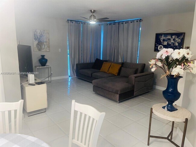 Building Photo - 10551 W Broward Blvd