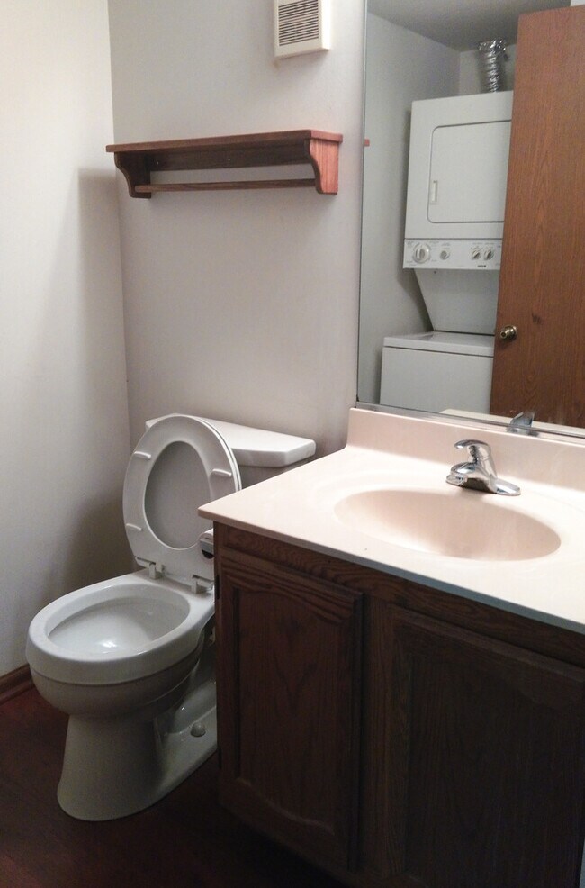 Foto del edificio - 2702 Prairieview Ln S