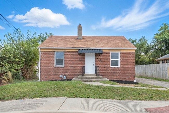 Charming 2-Bedroom Home – Recently Remodeled in Indianapolis Available NOW! - Charming 2-Bedroom Home – Recently Remodeled in Indianapolis Available NOW!