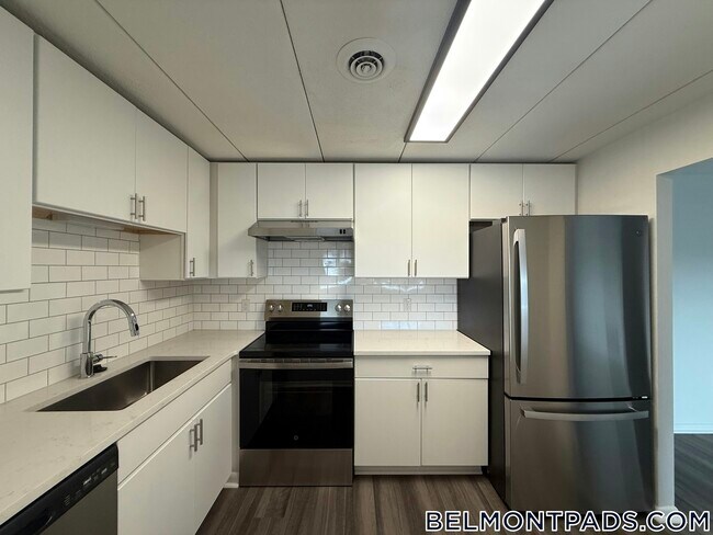 Foto del edificio - 53 Hill Rd