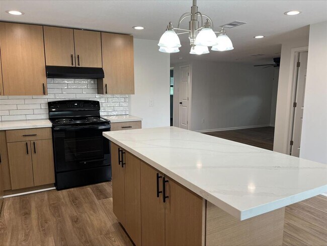 Foto del edificio - 15506 Elgin St