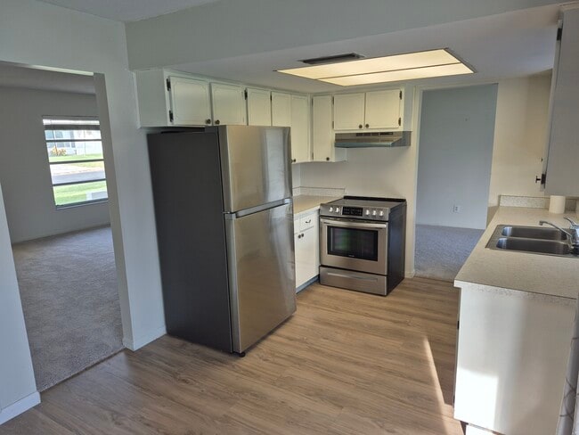 Building Photo - 14140 88th Ave