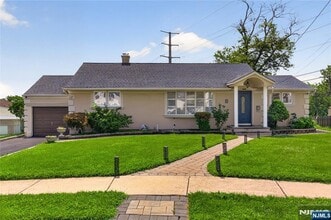 Building Photo - 8 Coyles Ct