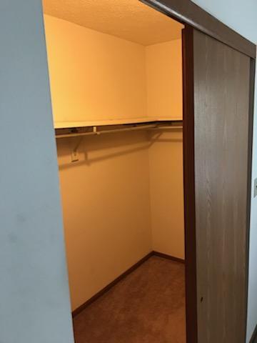 walk in closet - 1400 Donwalter Ln