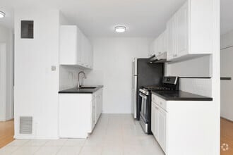 Interior Photo - 623 Westbourne Dr