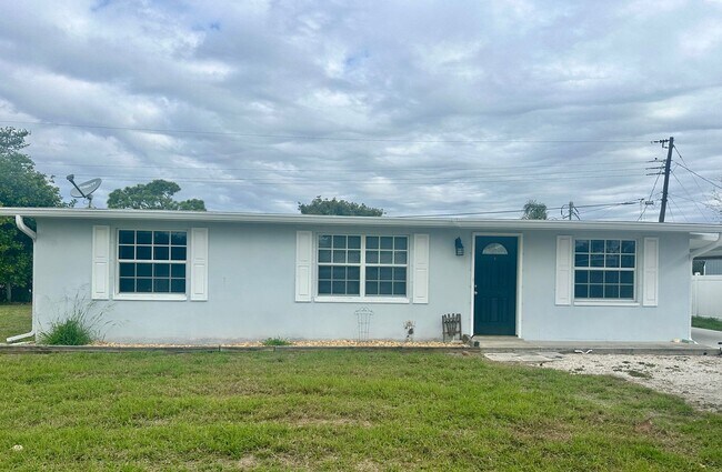 Foto del edificio - Charming 3 bedroom single family home for rent annually