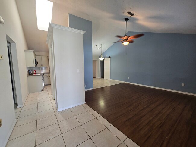 Foto del edificio - 13309 Woodward Dr