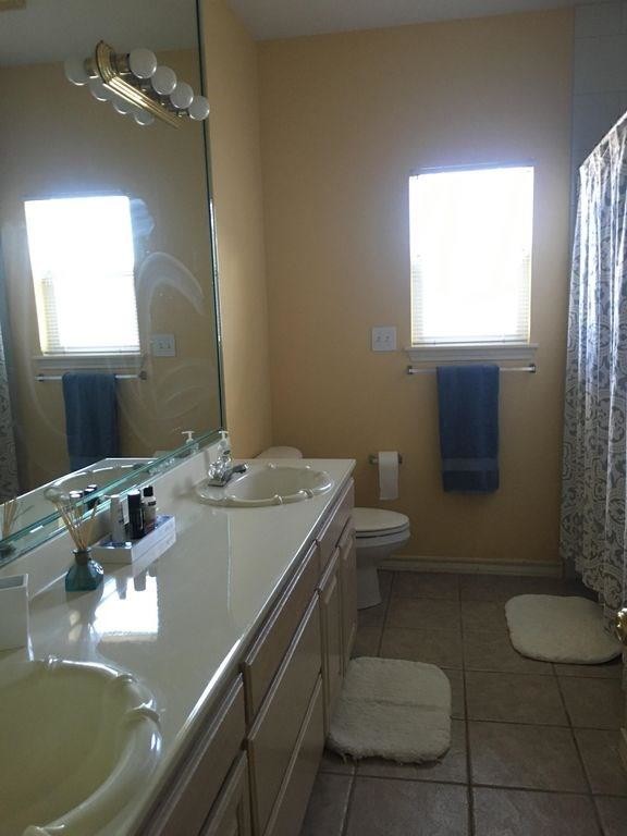 Building Photo - 1433 Glenoak Dr