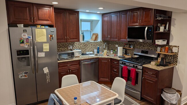 Foto del edificio - 3345 W Cullom Ave