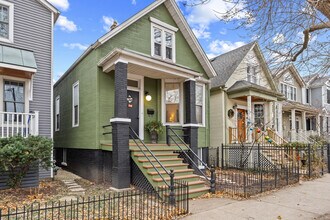 Building Photo - 2148 W Belle Plaine Ave