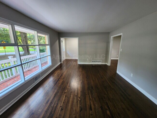Foto del edificio - 2689 Collier Dr NW