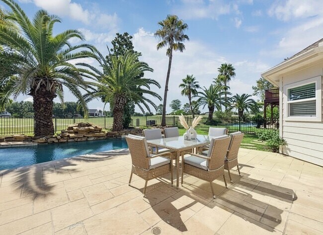 Foto del edificio - 16523 E Canterra Cir