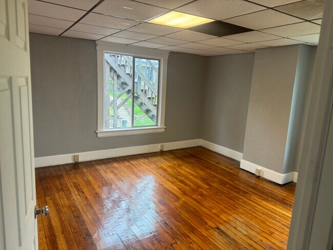 Building Photo - 216 Watson Ave