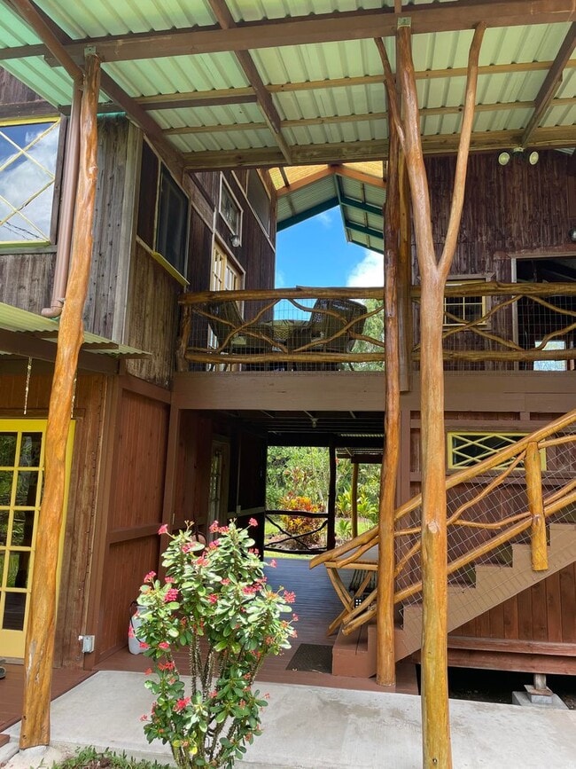 Building Photo - Available NOW | Furnished 3 Bedroom, 1.5 Bathroom Home on 2 Private Acres in Leilani Estates
