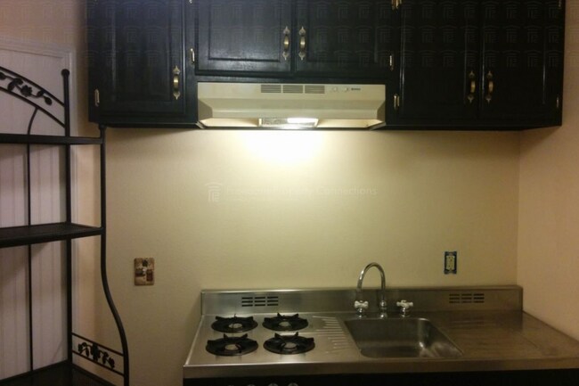 Foto del edificio - 820 Union Avenue, Unit Studio