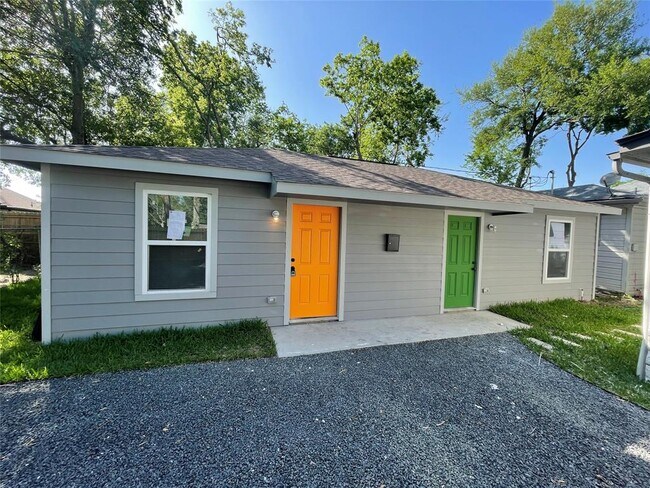 Building Photo - 4530 Kingsbury St