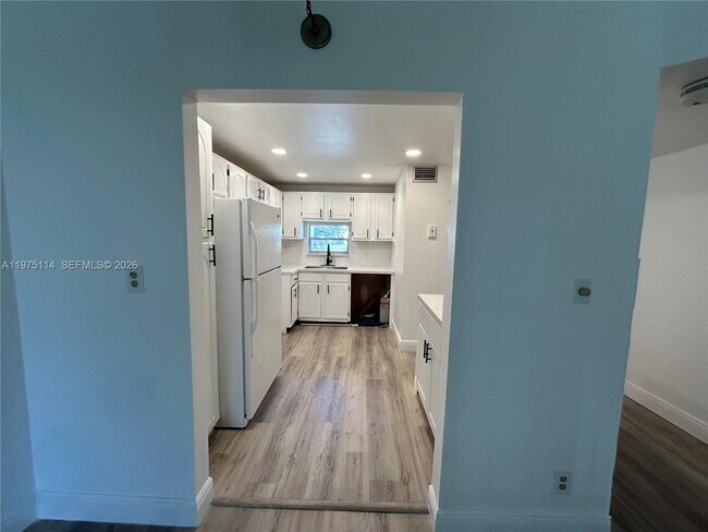 Building Photo - 8962 S Hollybrook Blvd