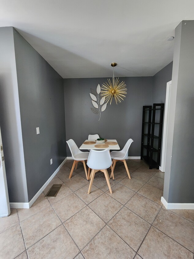 Primary Photo - 4427 S Centinela Ave