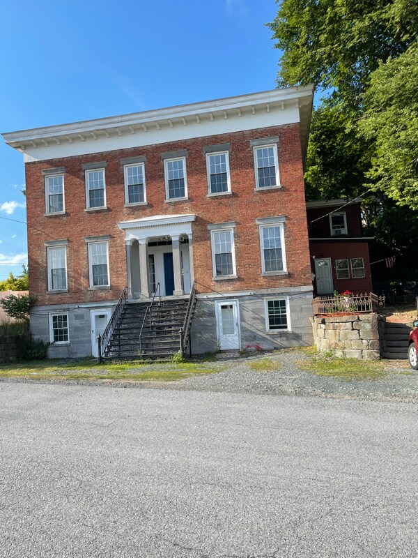 9 Terminal Rd, Halfmoon, NY 12065 Townhome Rentals in Halfmoon NY