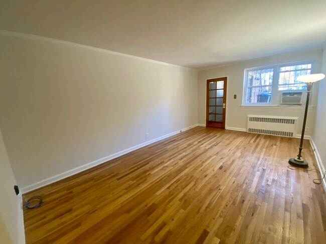 Foto del edificio - 1743 E 27th St