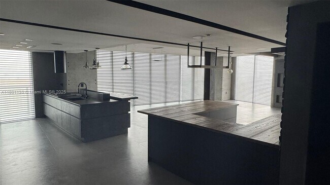 Foto del edificio - 495 Brickell Ave