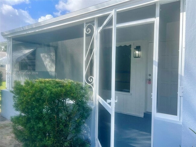 Building Photo - 931 NW 35th Ave