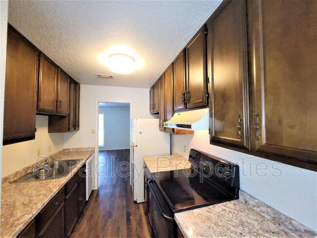 Building Photo - 505 Phoenix Dr