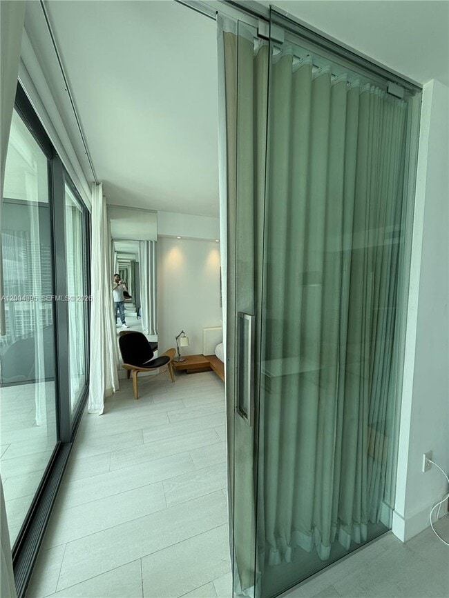 Foto del edificio - 460 NE 28th St