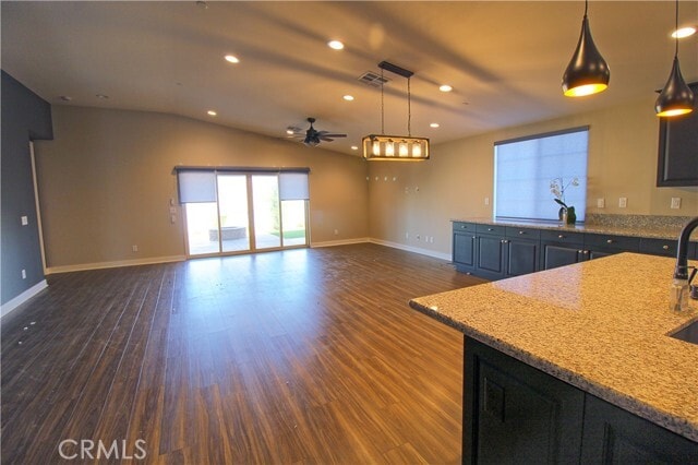 Building Photo - 1585 Park Haven Dr