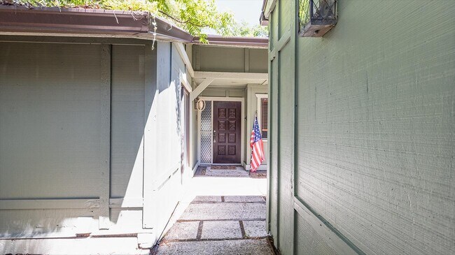 Foto del edificio - 161 Pine Cone Trail