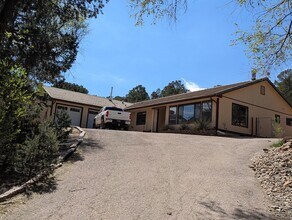 Building Photo - 4 Cavaletti Ct
