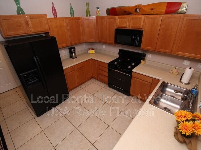 Foto del edificio - 2325 N East St