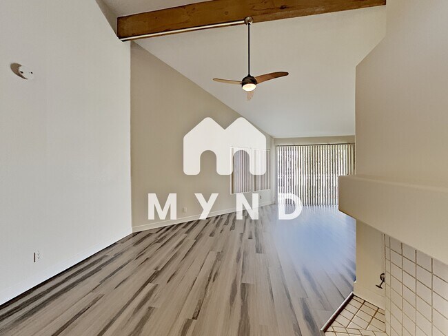 Building Photo - 8585 Via Mallorca Apt 14