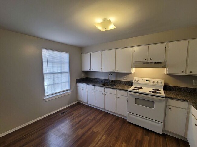 Foto del edificio - 418 N Washington St