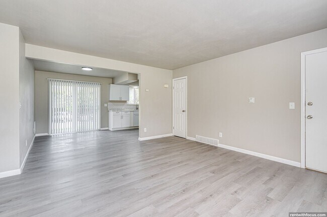 Foto del edificio - 716 12th St