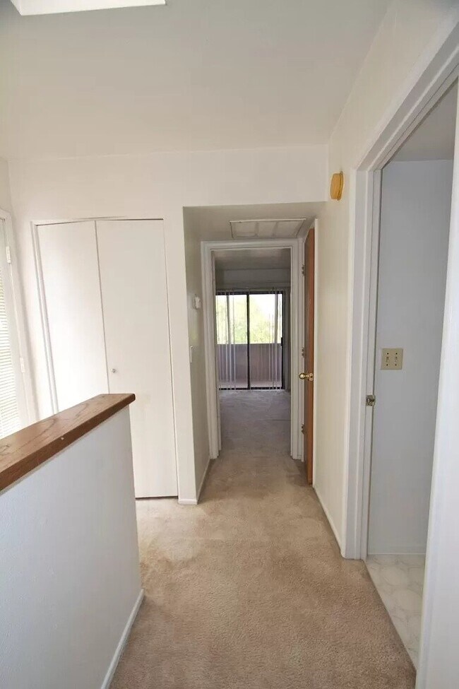 Building Photo - 3/2 townhome 1 mile from ASU Campus! Augus...