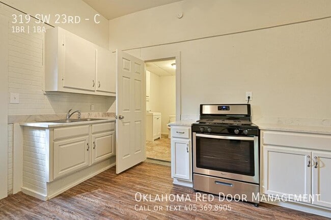 Foto del edificio - 319 SW 23rd St