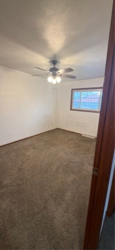 Building Photo - 906 5th Ave S