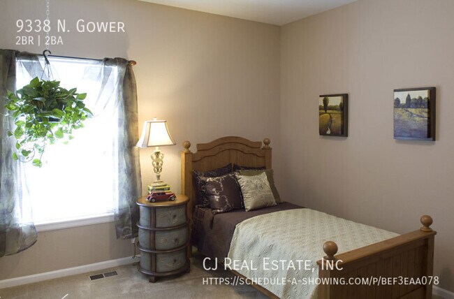 Foto del edificio - 9338 N. Gower-